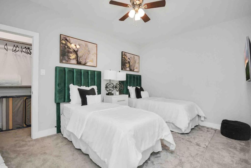 Luxe Downtown Retreat•Hot Tub • Fire Pit. Sleeps16 Villa Houston Exterior foto