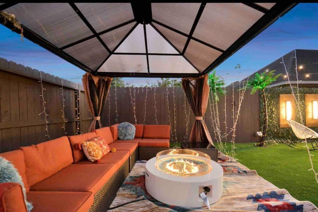 Luxe Downtown Retreat•Hot Tub • Fire Pit. Sleeps16 Villa Houston Exterior foto