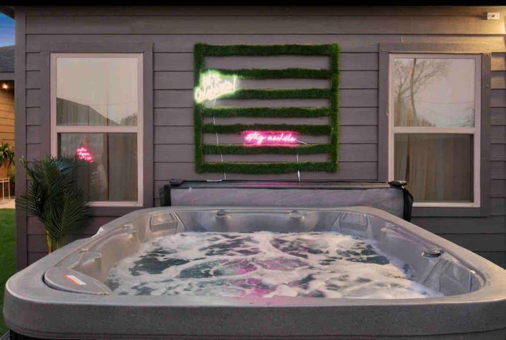 Luxe Downtown Retreat•Hot Tub • Fire Pit. Sleeps16 Villa Houston Exterior foto