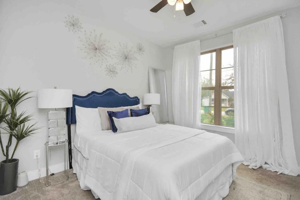 Luxe Downtown Retreat•Hot Tub • Fire Pit. Sleeps16 Villa Houston Exterior foto